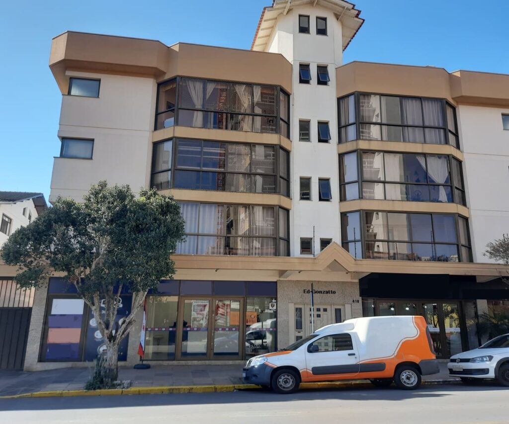 Apartamento de alto padrão - Frente do prédio