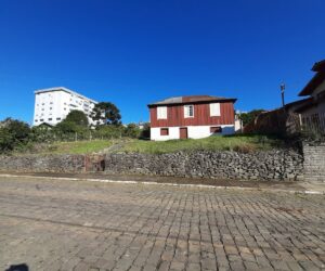 Terreno com excelente localização - Frente