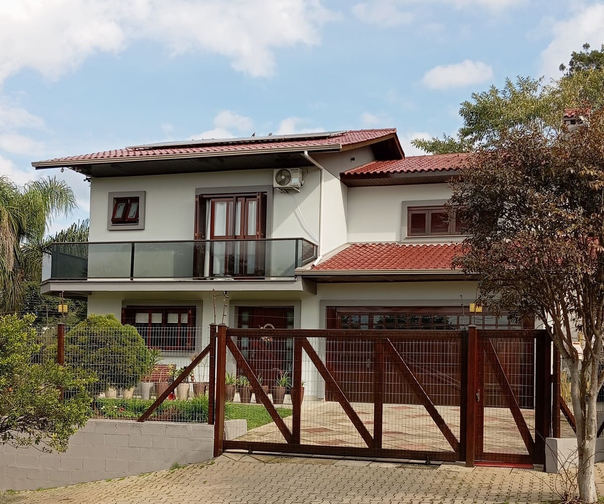 Casa semi-mobiliada à venda no Bairro Santa Catarina - Frente