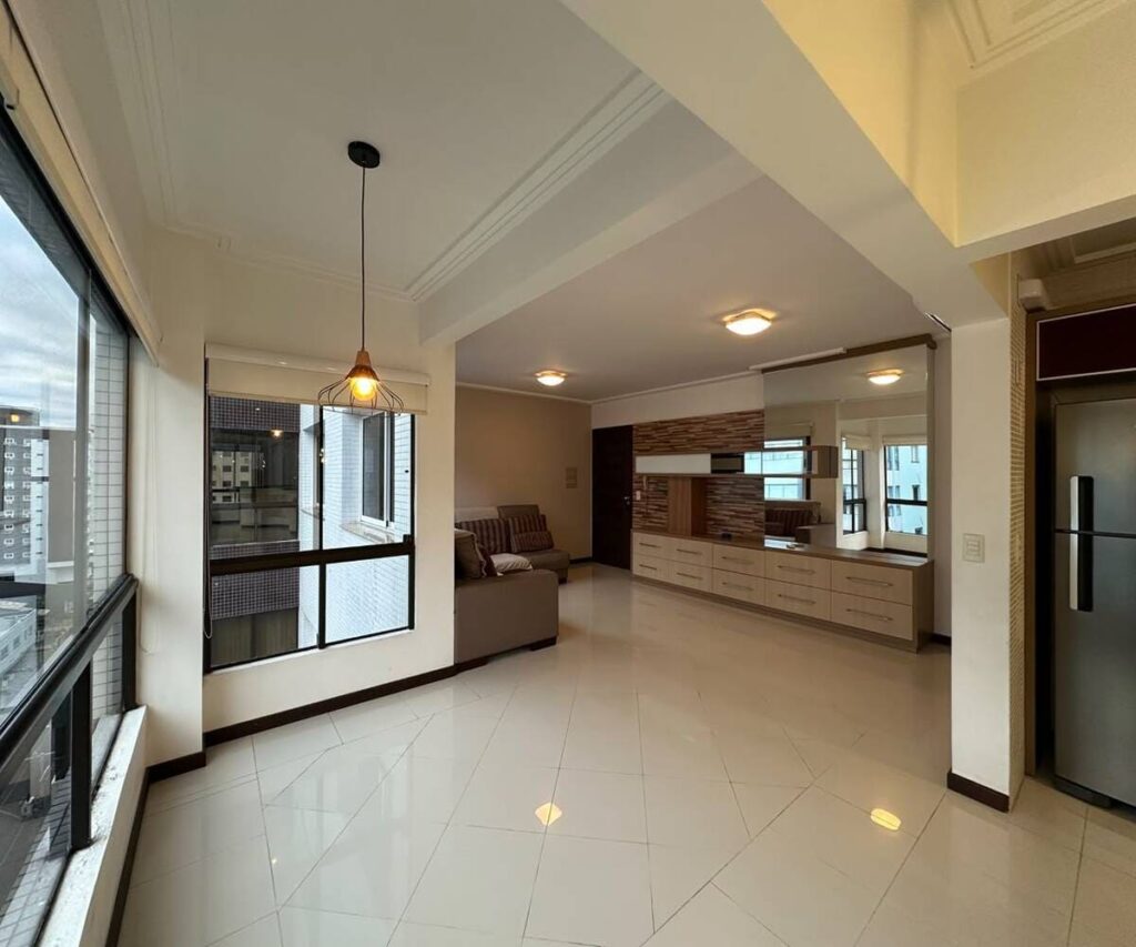 Apartamento Mobiliado a 01 quadra do mar – Capão da Canoa - Sala / Cozinha